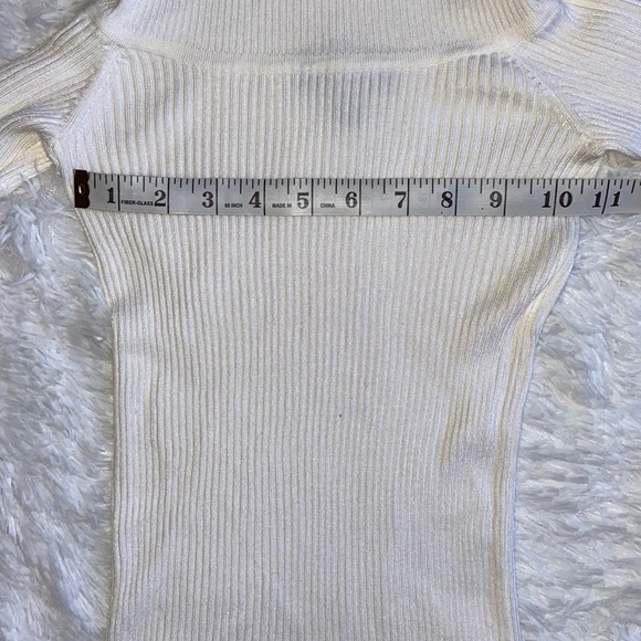 Express Stretch Turtleneck Sweater Size XS Cream Color - Picture 6 of 8